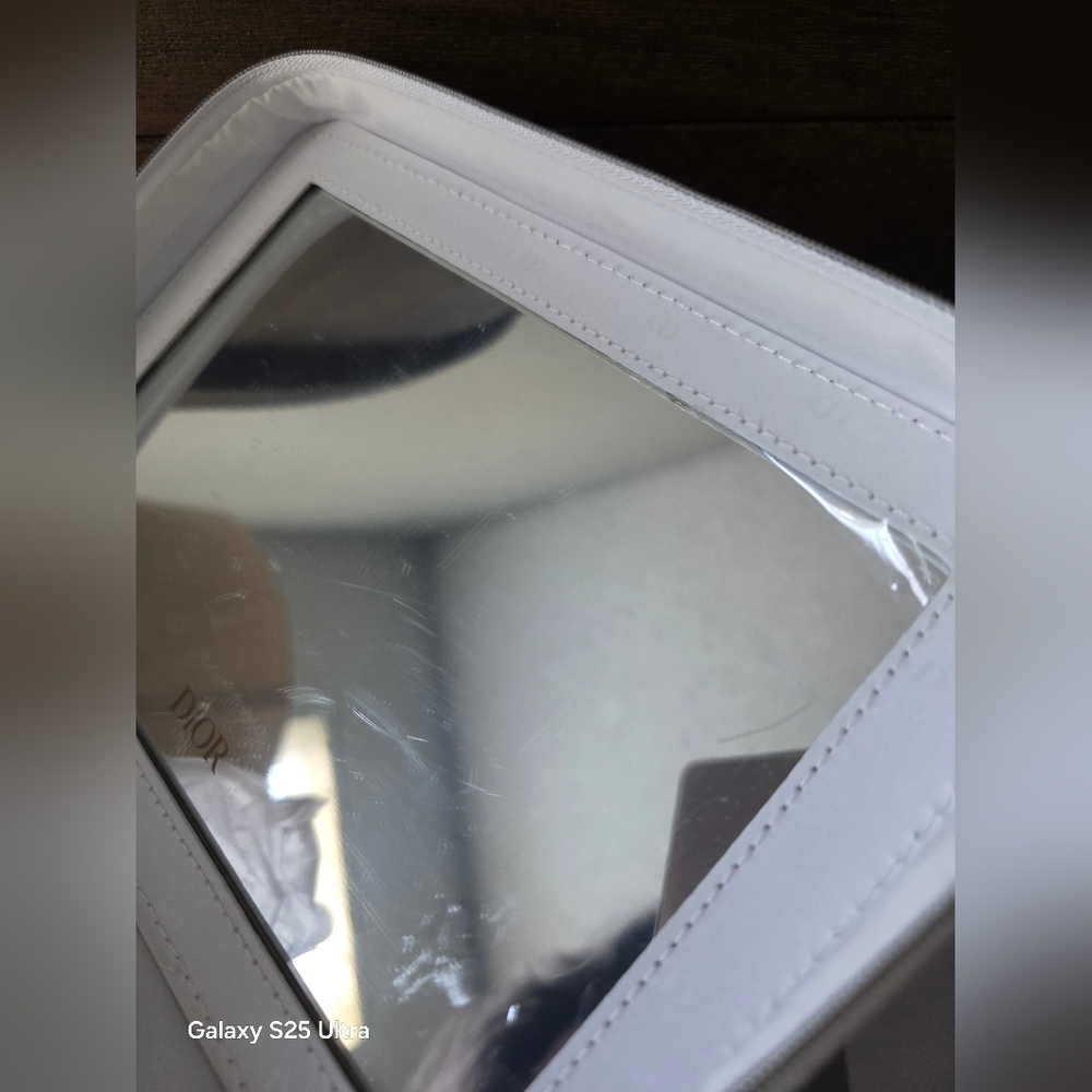 Dior Beauty White Vanity Bag Makeup Case With Mirror VIP PLATINUM GWP Dior Towel - Picture 6 of 11